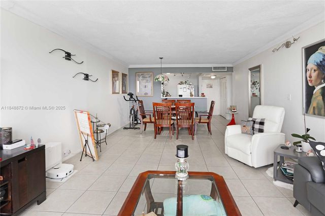 9001 SW 77th Ave C810, Miami, FL 33156