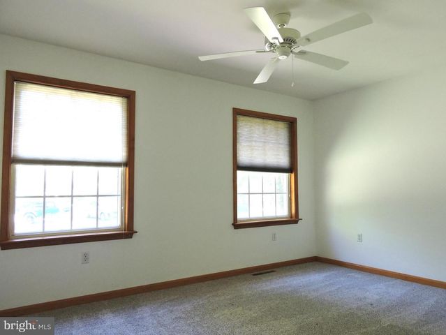 2 S SHORE DR, Lincoln, DE 19960