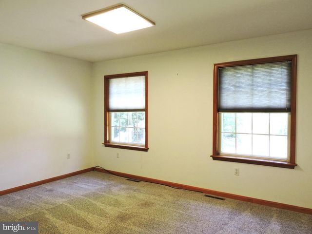 2 S SHORE DR, Lincoln, DE 19960