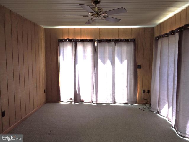 2 S SHORE DR, Lincoln, DE 19960