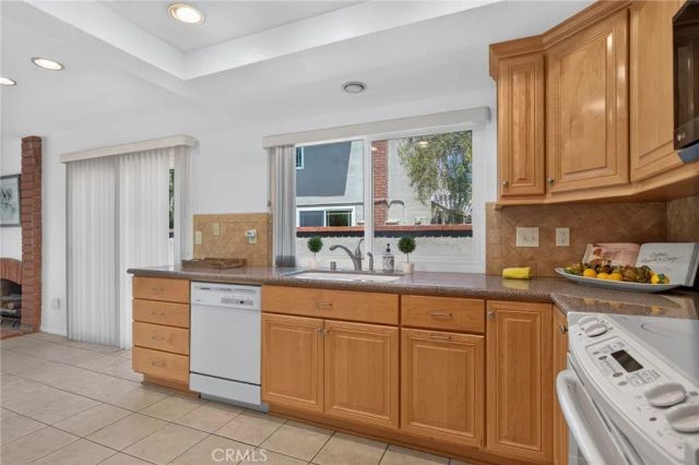 5 Tiger, Irvine, CA 92604