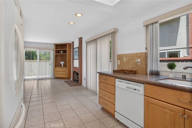 5 Tiger, Irvine, CA 92604