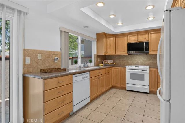 5 Tiger, Irvine, CA 92604