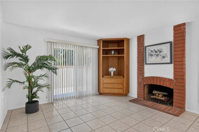 5 Tiger, Irvine, CA 92604