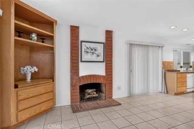 5 Tiger, Irvine, CA 92604