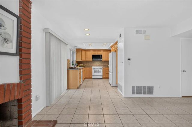 5 Tiger, Irvine, CA 92604