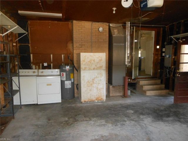 115 Glade RD, Newport News, VA 23606