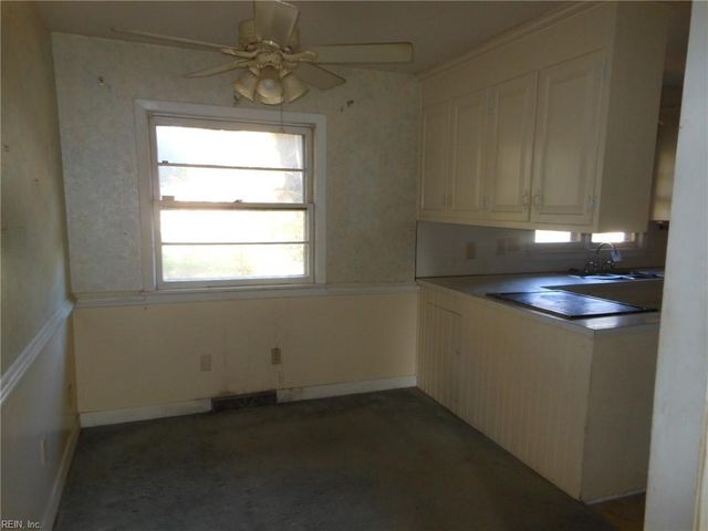 115 Glade RD, Newport News, VA 23606