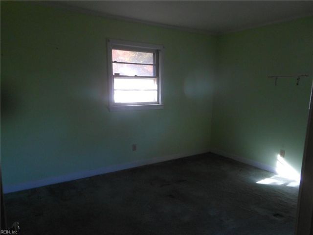 115 Glade RD, Newport News, VA 23606