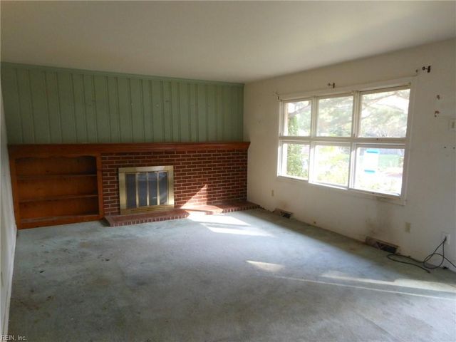 115 Glade RD, Newport News, VA 23606