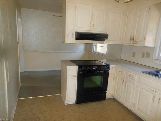 115 Glade RD, Newport News, VA 23606