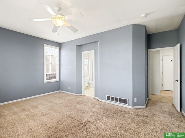 9406 S 28 Avenue, Bellevue, NE 68147