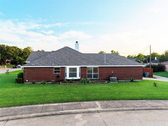 5167 Berridge Lane, Dallas, TX 75227