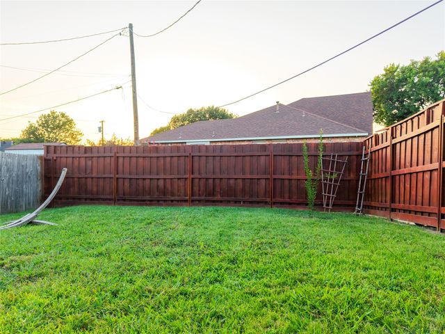5167 Berridge Lane, Dallas, TX 75227