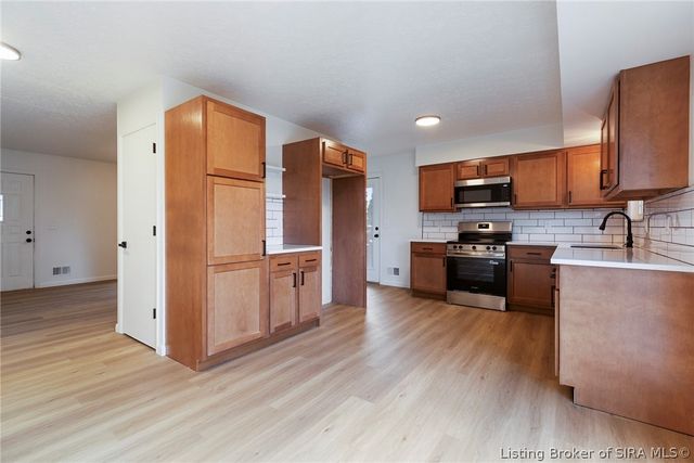 2321 Crums Lane, Jeffersonville, IN 47130