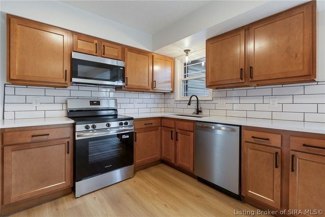 2321 Crums Lane, Jeffersonville, IN 47130
