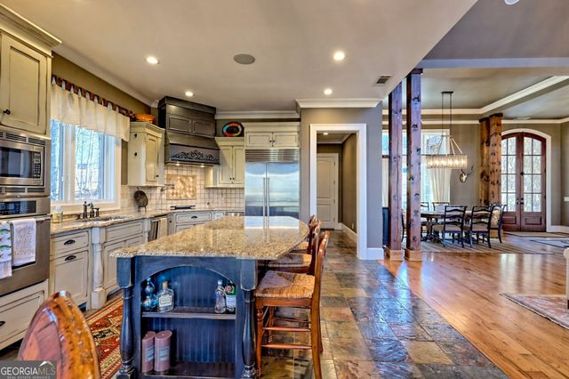 689 Waterfall Drive, Clayton, GA 30525