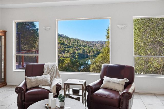 15873 Woodlake Ct, Grass Valley, CA 95949