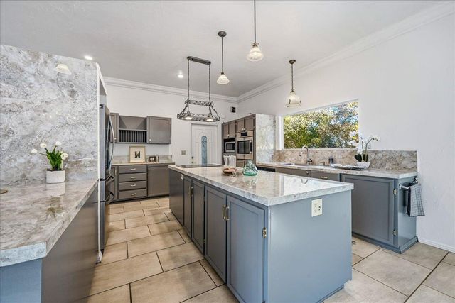 15873 Woodlake Ct, Grass Valley, CA 95949