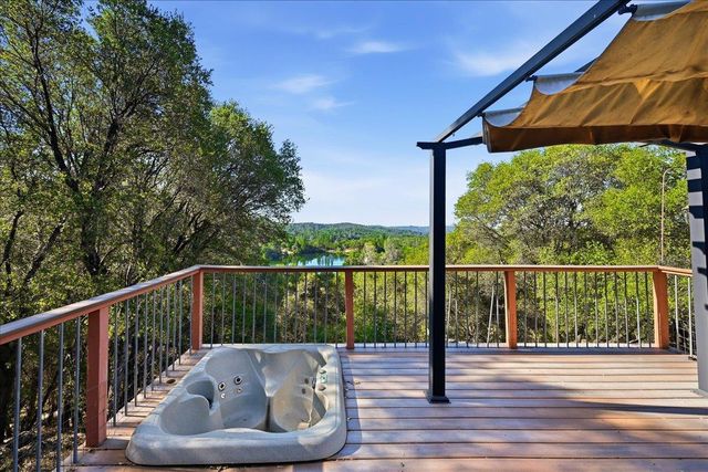 15873 Woodlake Ct, Grass Valley, CA 95949