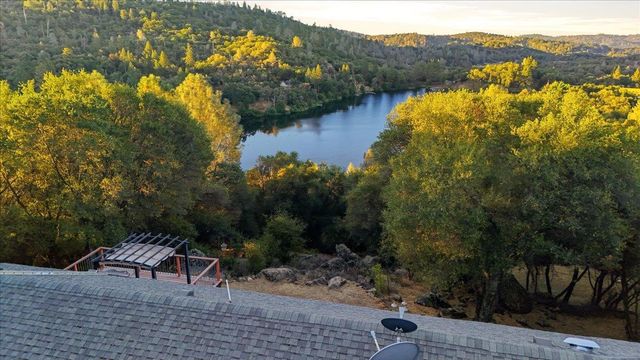 15873 Woodlake Ct, Grass Valley, CA 95949