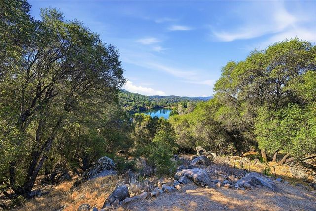 15873 Woodlake Ct, Grass Valley, CA 95949