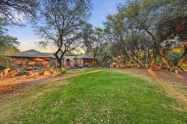 15873 Woodlake Ct, Grass Valley, CA 95949