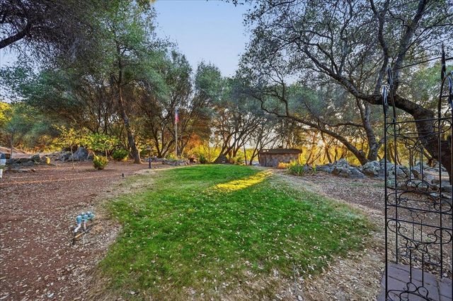 15873 Woodlake Ct, Grass Valley, CA 95949