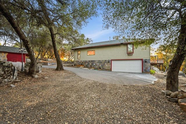 15873 Woodlake Ct, Grass Valley, CA 95949