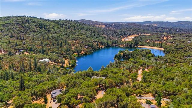 15873 Woodlake Ct, Grass Valley, CA 95949