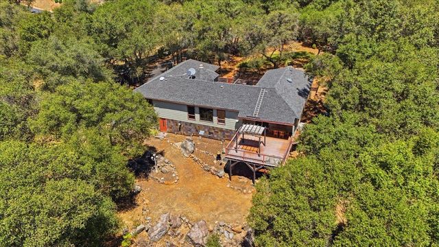 15873 Woodlake Ct, Grass Valley, CA 95949