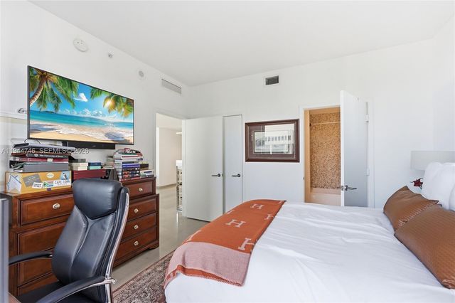 88 SW 7th St 2302, Miami, FL 33130