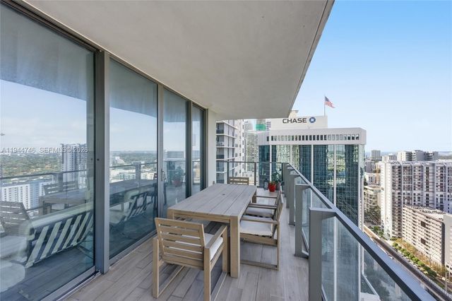 88 SW 7th St 2302, Miami, FL 33130