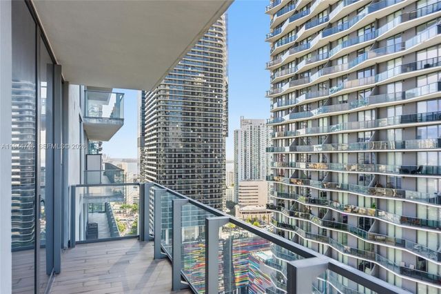 88 SW 7th St 2302, Miami, FL 33130