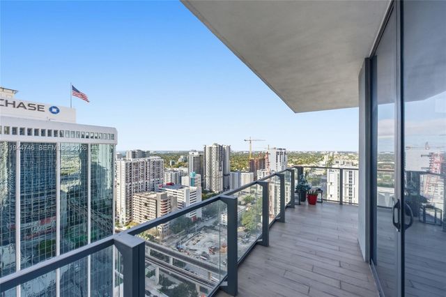 88 SW 7th St 2302, Miami, FL 33130