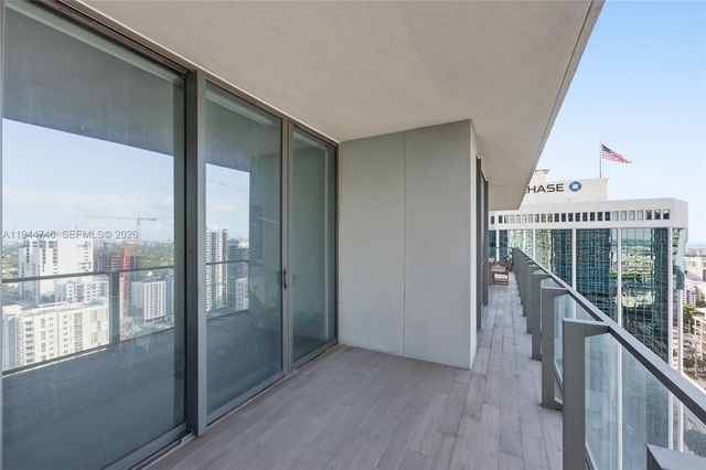 88 SW 7th St 2302, Miami, FL 33130