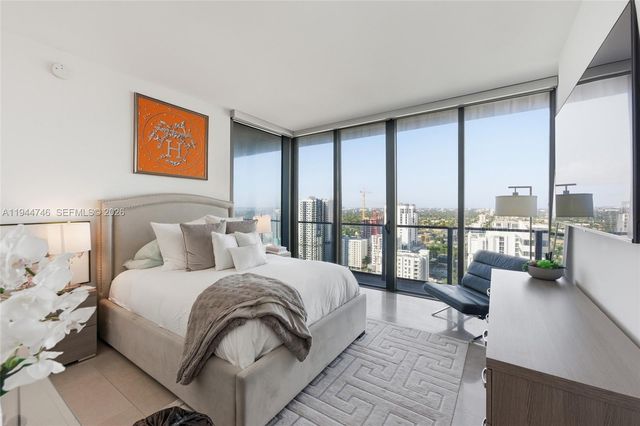 88 SW 7th St 2302, Miami, FL 33130