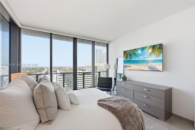 88 SW 7th St 2302, Miami, FL 33130