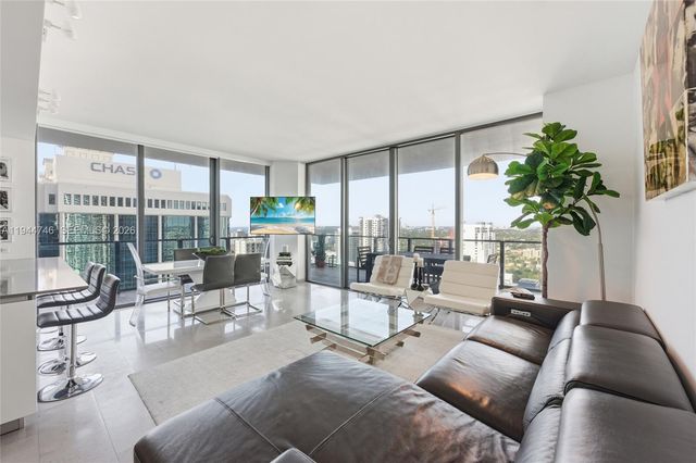 88 SW 7th St 2302, Miami, FL 33130