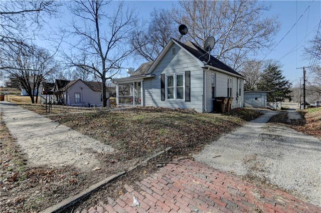 1013 S 4th Street, Atchison, KS 66002