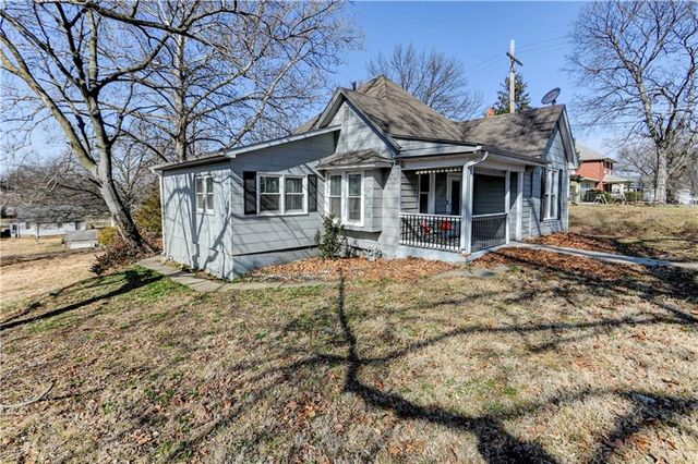 1013 S 4th Street, Atchison, KS 66002