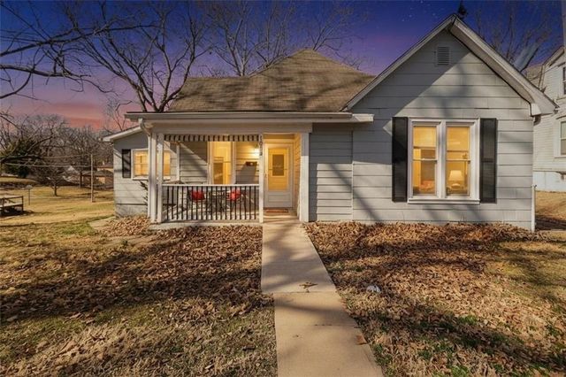 1013 S 4th Street, Atchison, KS 66002