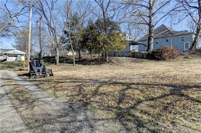 1013 S 4th Street, Atchison, KS 66002