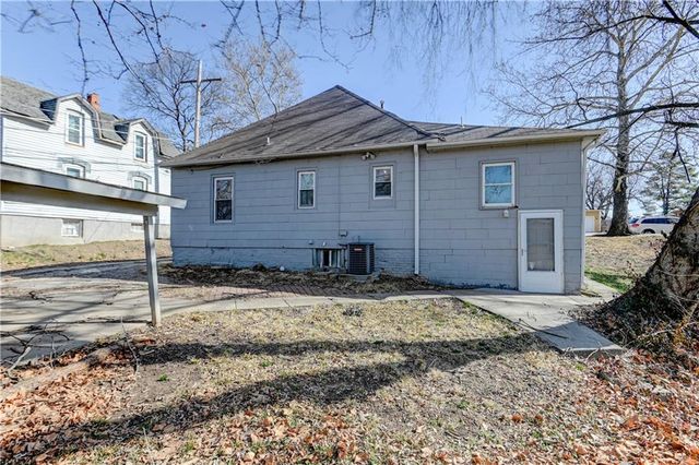 1013 S 4th Street, Atchison, KS 66002