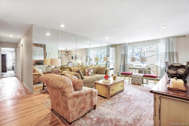 200 S Middle Neck Road J-6, Great Neck, NY 11021