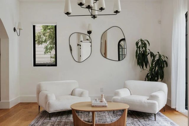 5142 Brynhurst Avenue, Los Angeles, CA 90043