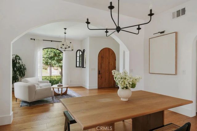 5142 Brynhurst Avenue, Los Angeles, CA 90043