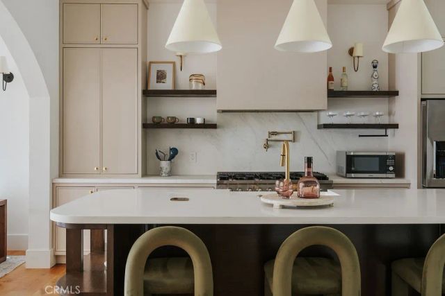 5142 Brynhurst Avenue, Los Angeles, CA 90043