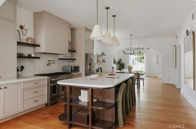 5142 Brynhurst Avenue, Los Angeles, CA 90043