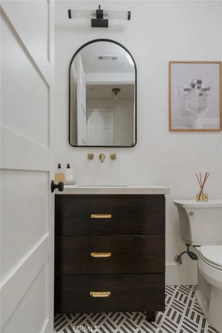 5142 Brynhurst Avenue, Los Angeles, CA 90043